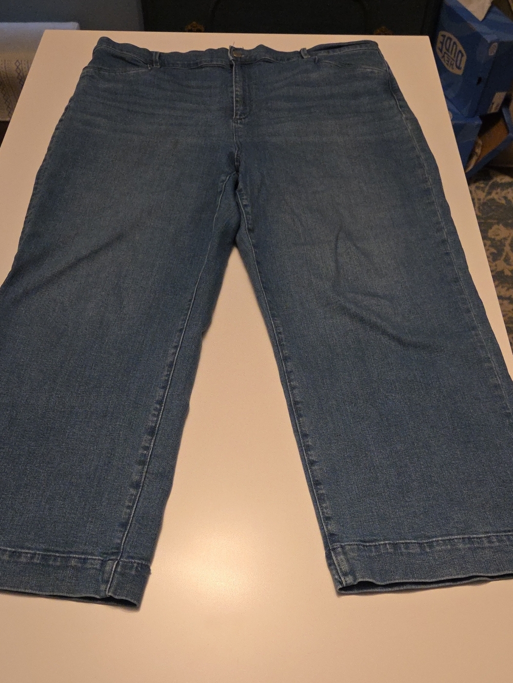 Ann Taylor Cropped Ankle Jeans in Medium Blue